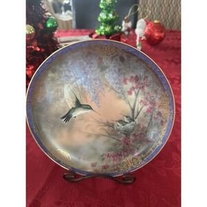Nature's Little Treasures‎ "Garden Whispers" Hummingbird Plate by Larry Martin